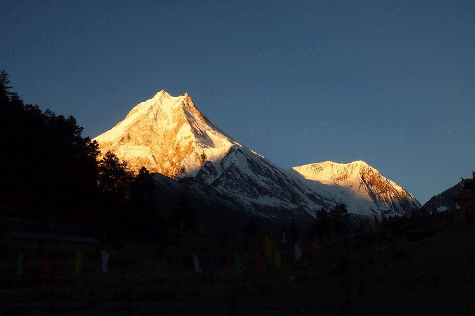 Round Manaslu and Tsum Valley Trek